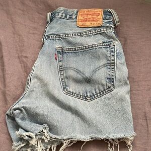 Levi’s Cutoff Jean Shorts